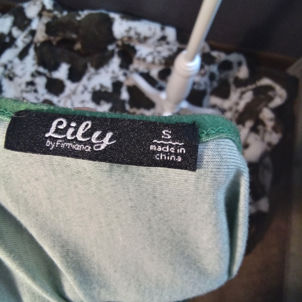 Lily Green Sleeveless Midi Dress with White Floral Hem - Picture 3 of 4